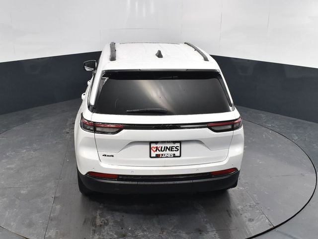 New 2025 Jeep Grand Cherokee Altitude w/ Trailer Tow Package AWD/4WD image 44