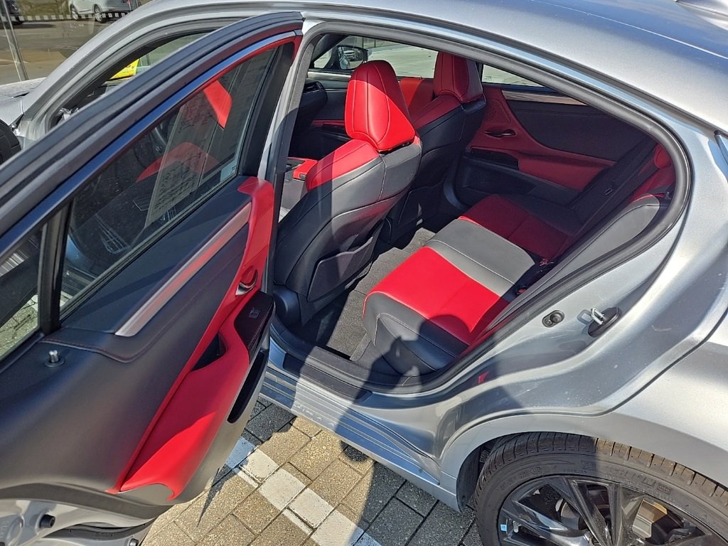 Used 2023 Lexus ES 350 F Sport w/ Accessory Package (Z2) image 17