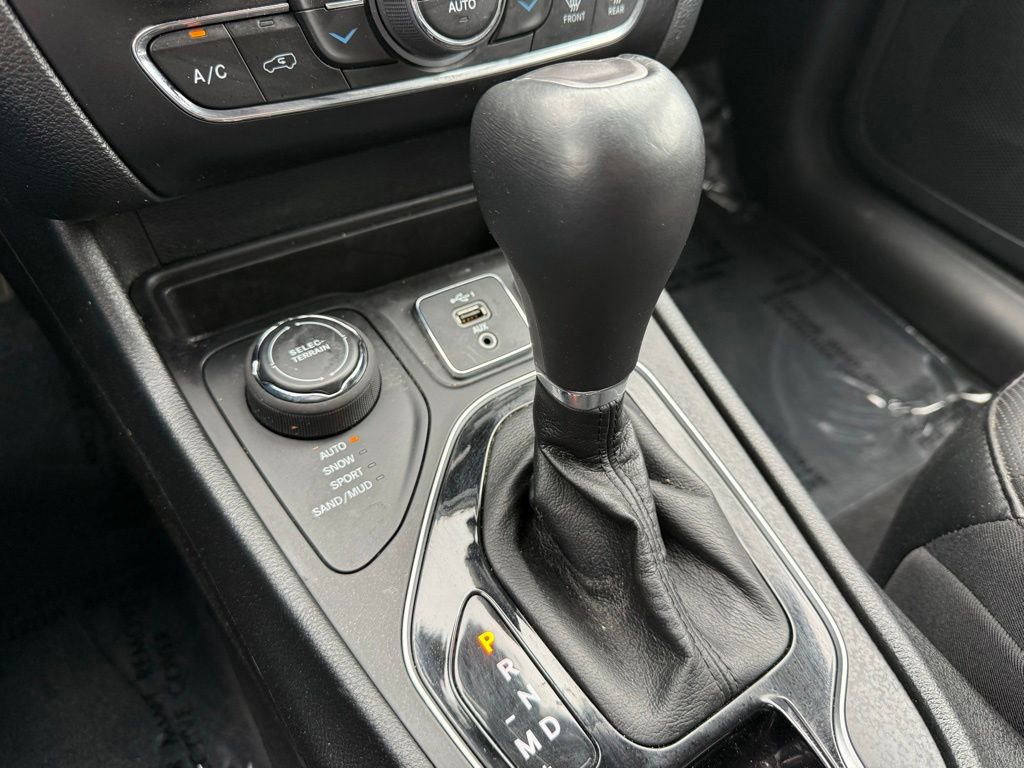 Certified 2023 Jeep Cherokee Altitude Lux AWD/4WD image 19