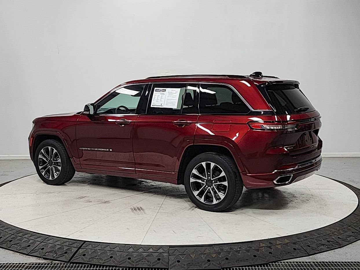 Used 2023 Jeep Grand Cherokee Overland AWD/4WD image 5
