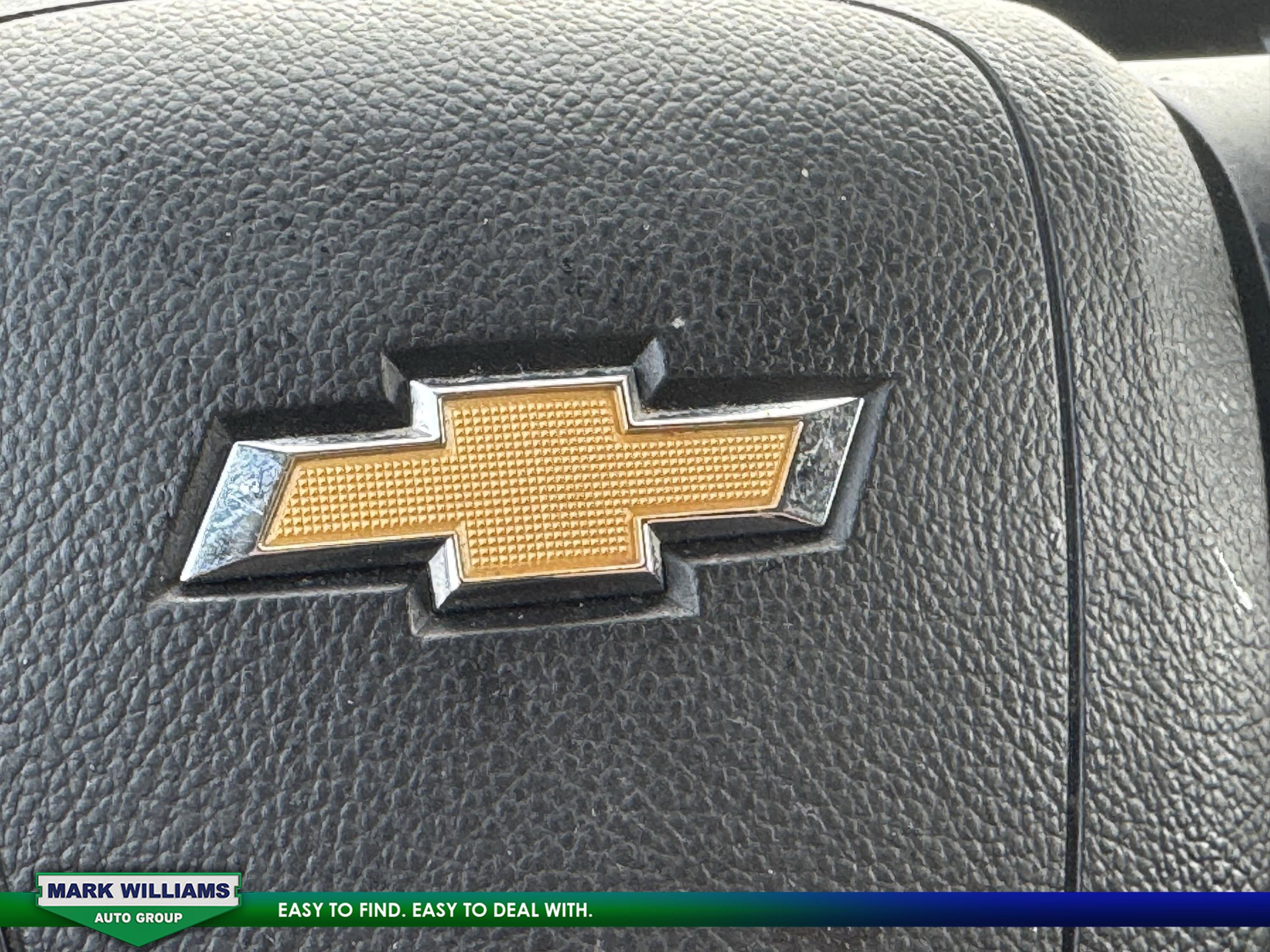 Used 2022 Chevrolet Trax LT w/ Midnight Edition image 8