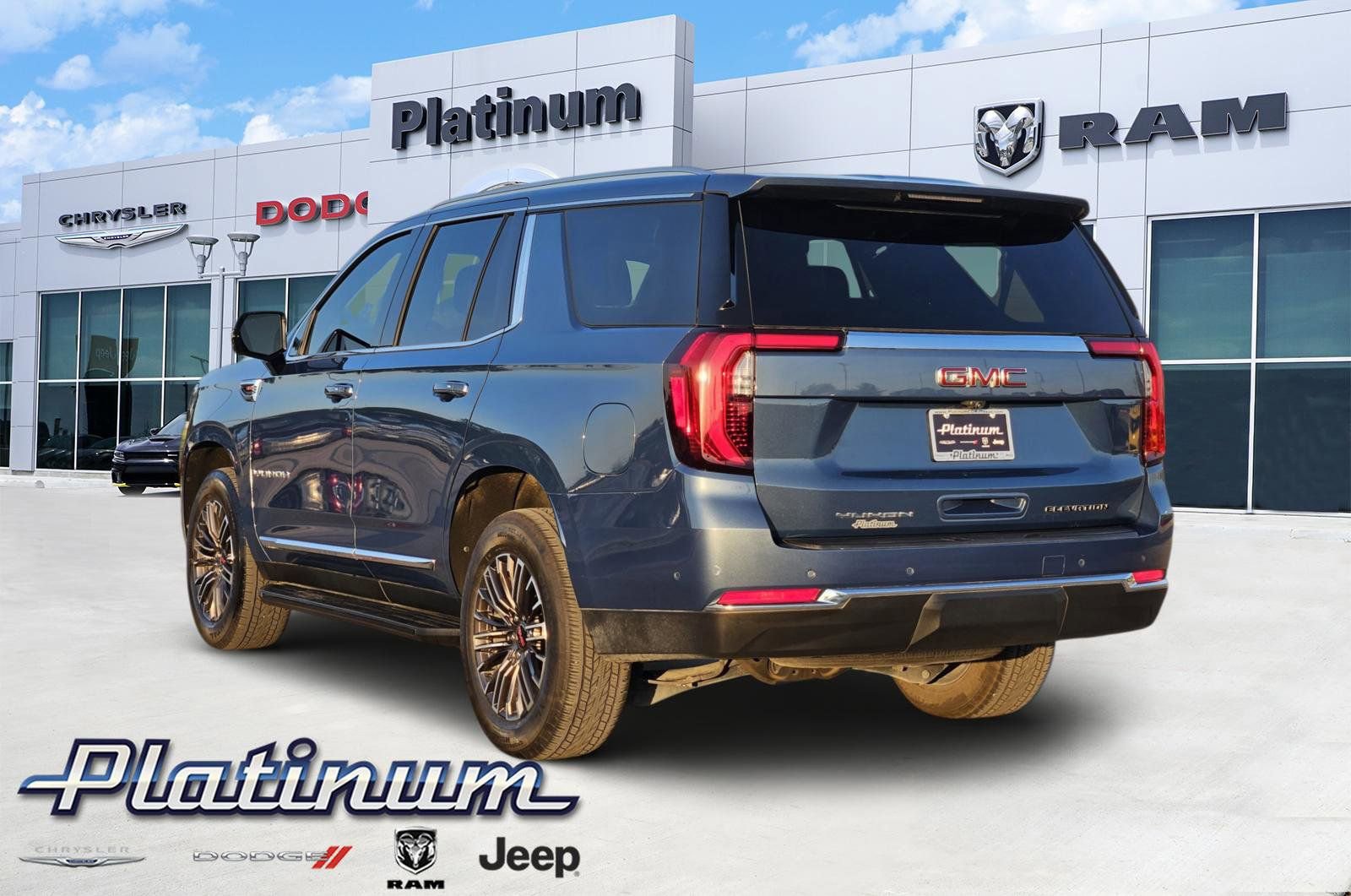 Used 2025 GMC Yukon Elevation AWD/4WD image 4