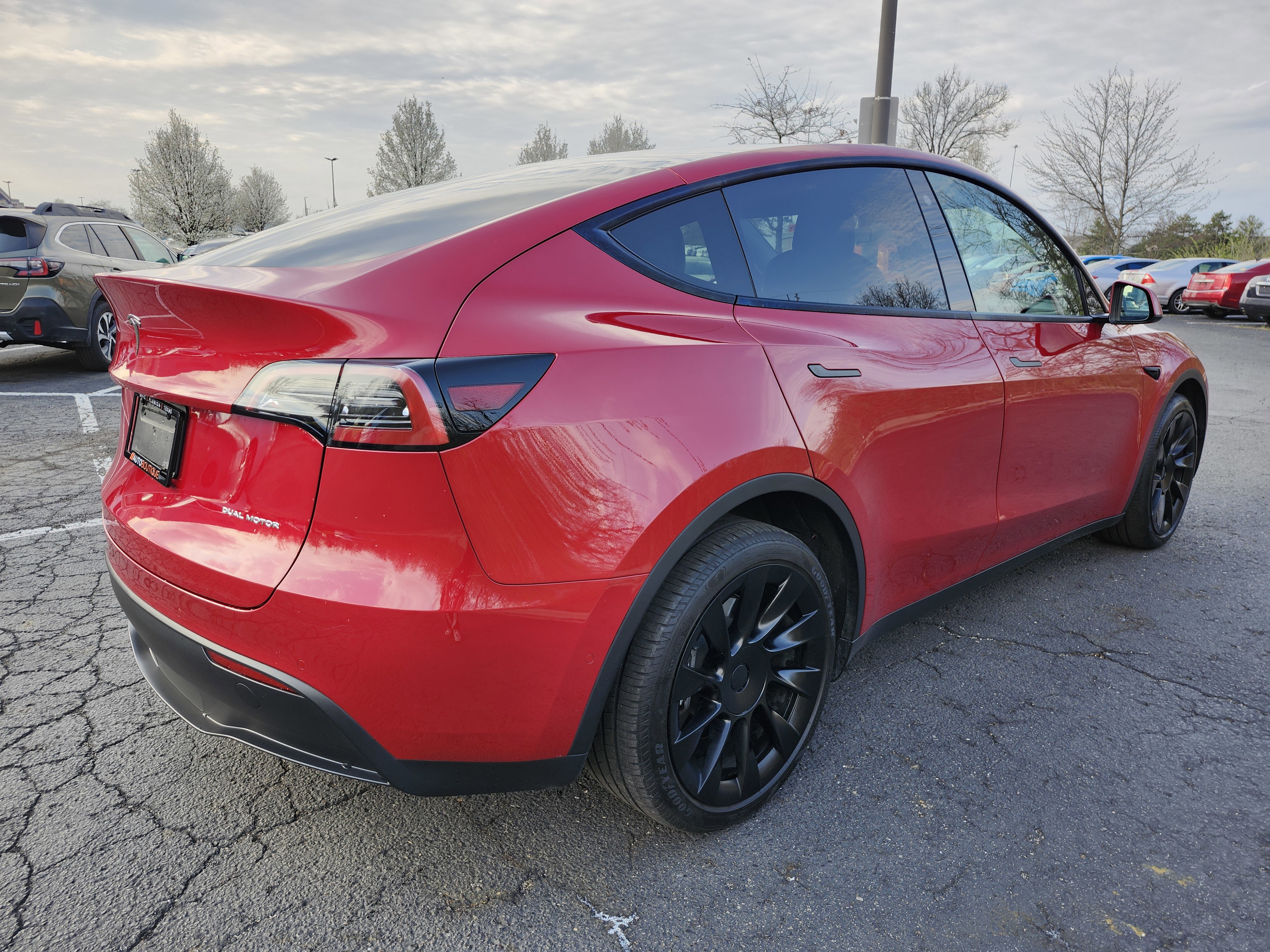 Used 2021 Tesla Model Y Long Range image 16