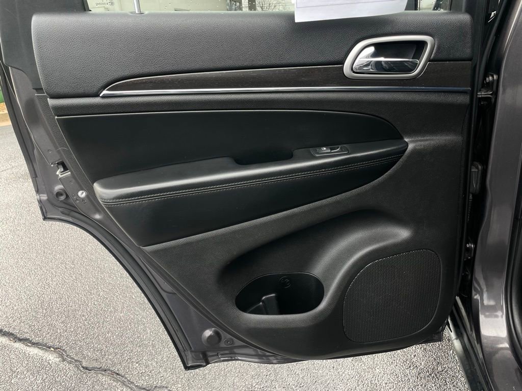 Used 2018 Jeep Grand Cherokee Limited image 37