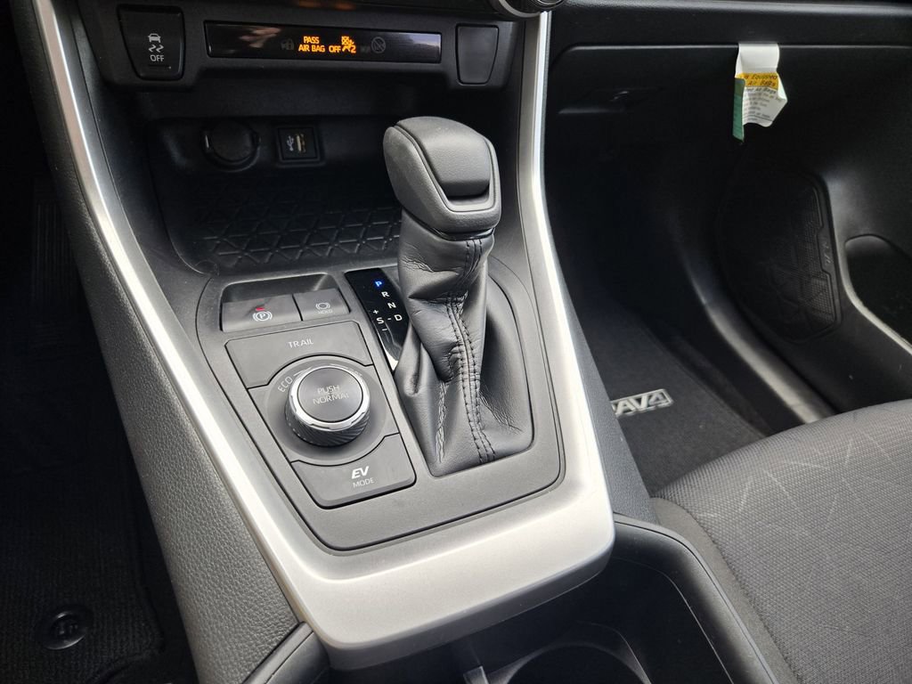 Used 2024 Toyota RAV4 XLE w/ Convenience Package image 13