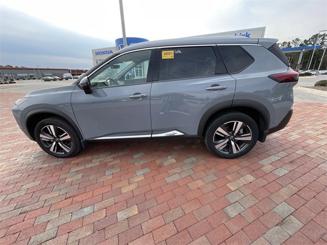 Used 2023 Nissan Rogue SL w/ SL Premium Package image 11