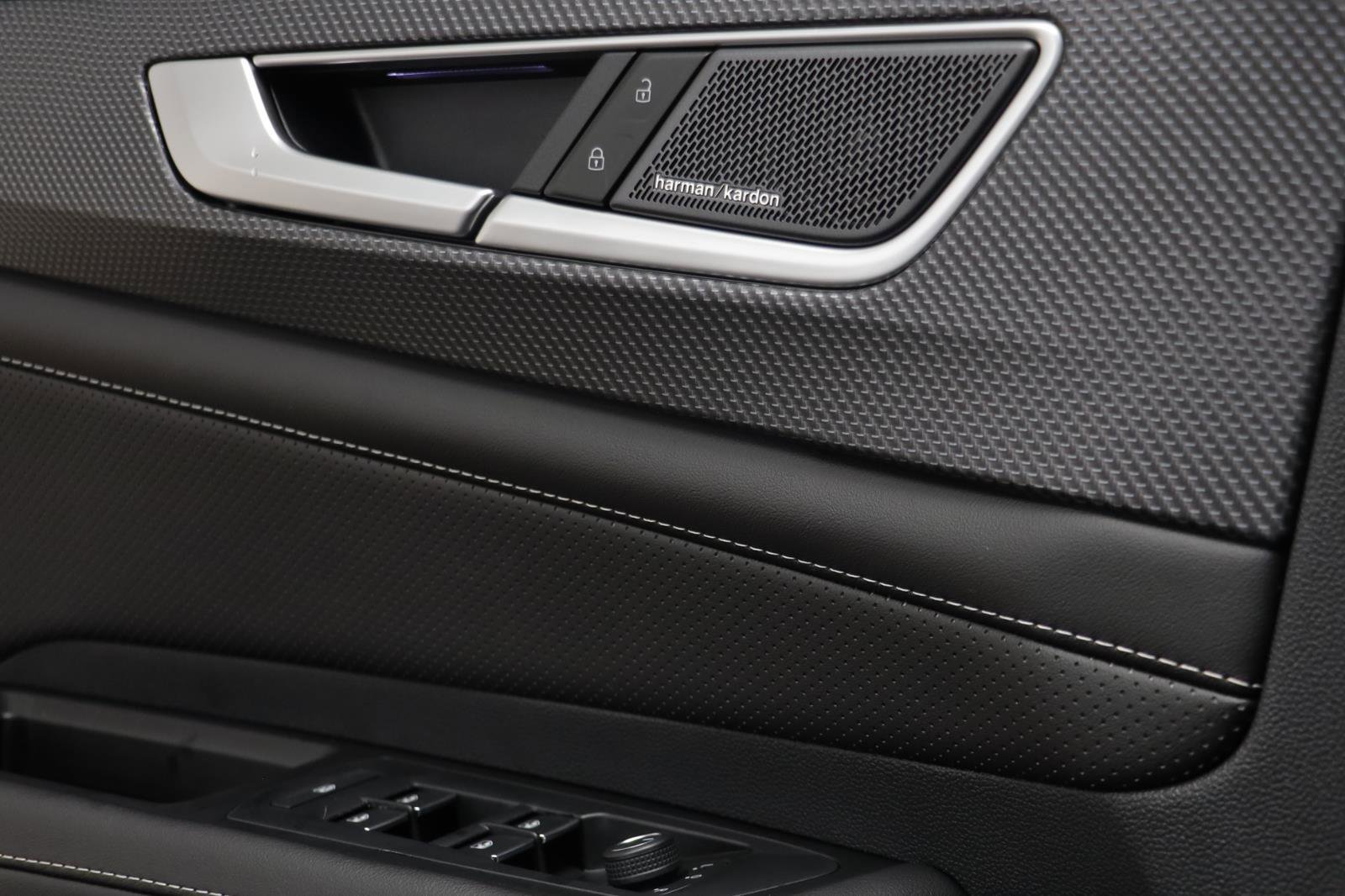 New 2026 Volkswagen Atlas Cross Sport SEL Premium R-Line image 7