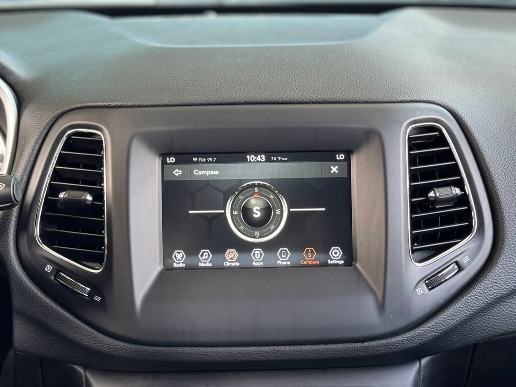 Used 2020 Jeep Compass Latitude AWD/4WD image 21
