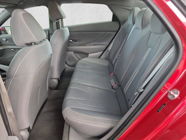 Used 2023 Hyundai Elantra SEL w/ Convenience Package FWD image 18
