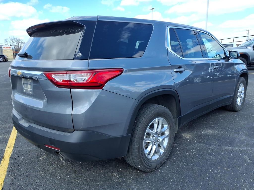 Used 2020 Chevrolet Traverse LS image 3