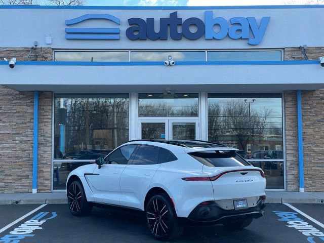 Used 2023 Aston Martin DBX image 11