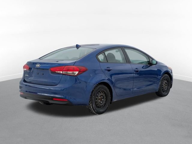 Used 2017 Kia Forte LX image 3