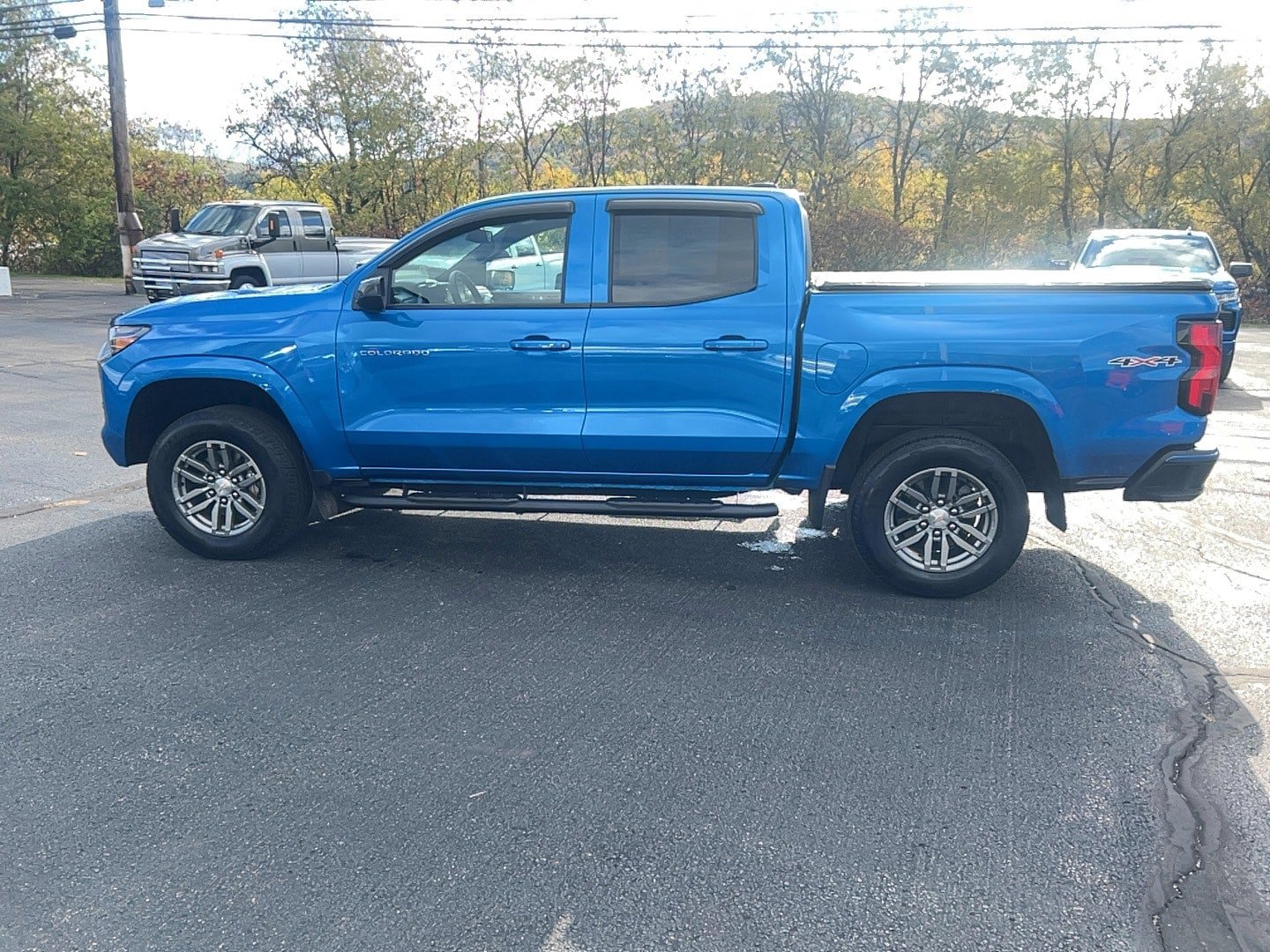 Used 2023 Chevrolet Colorado LT w/ LT Convenience Package II AWD/4WD image 8