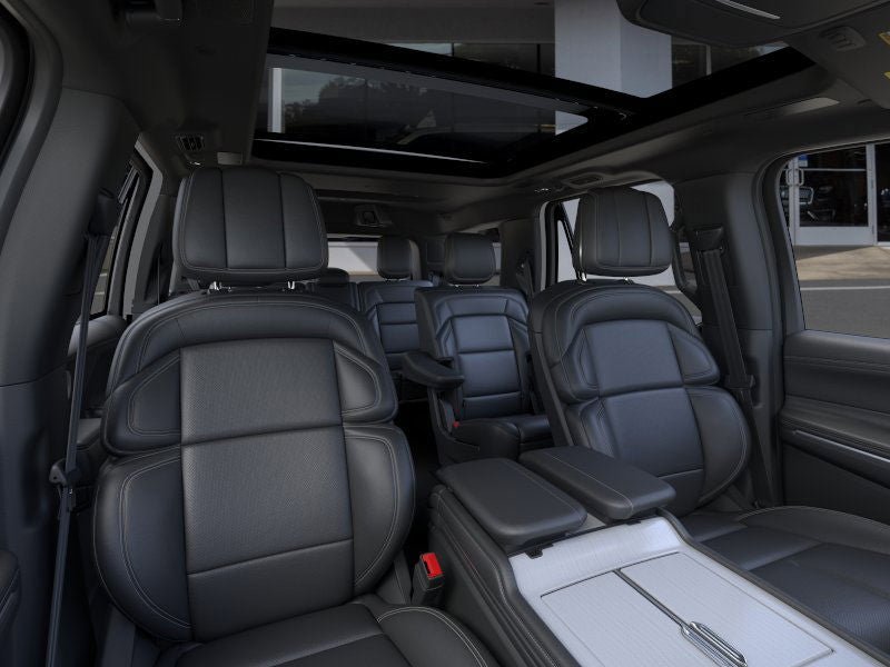 New 2026 Lincoln Navigator Reserve w/ Jet Appearance Package AWD/4WD image 10