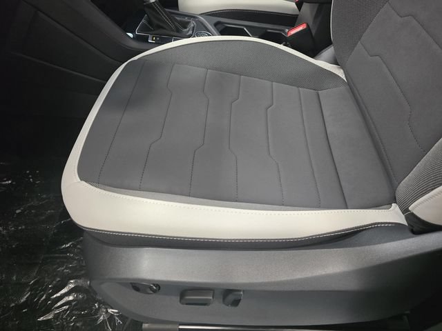 New 2026 Volkswagen Taos SE AWD/4WD image 24