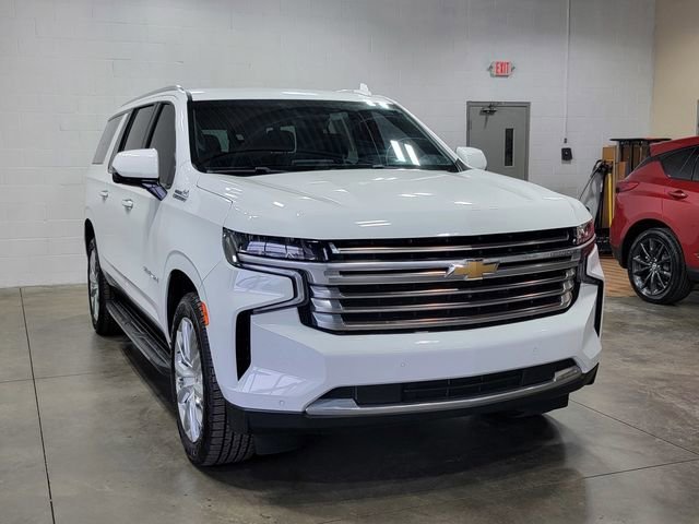 Certified 2023 Chevrolet Suburban High Country AWD/4WD image 4