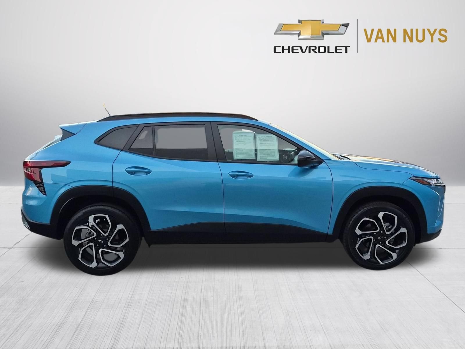 Used 2025 Chevrolet Trax RS w/ Driver Confidence Package FWD image 4