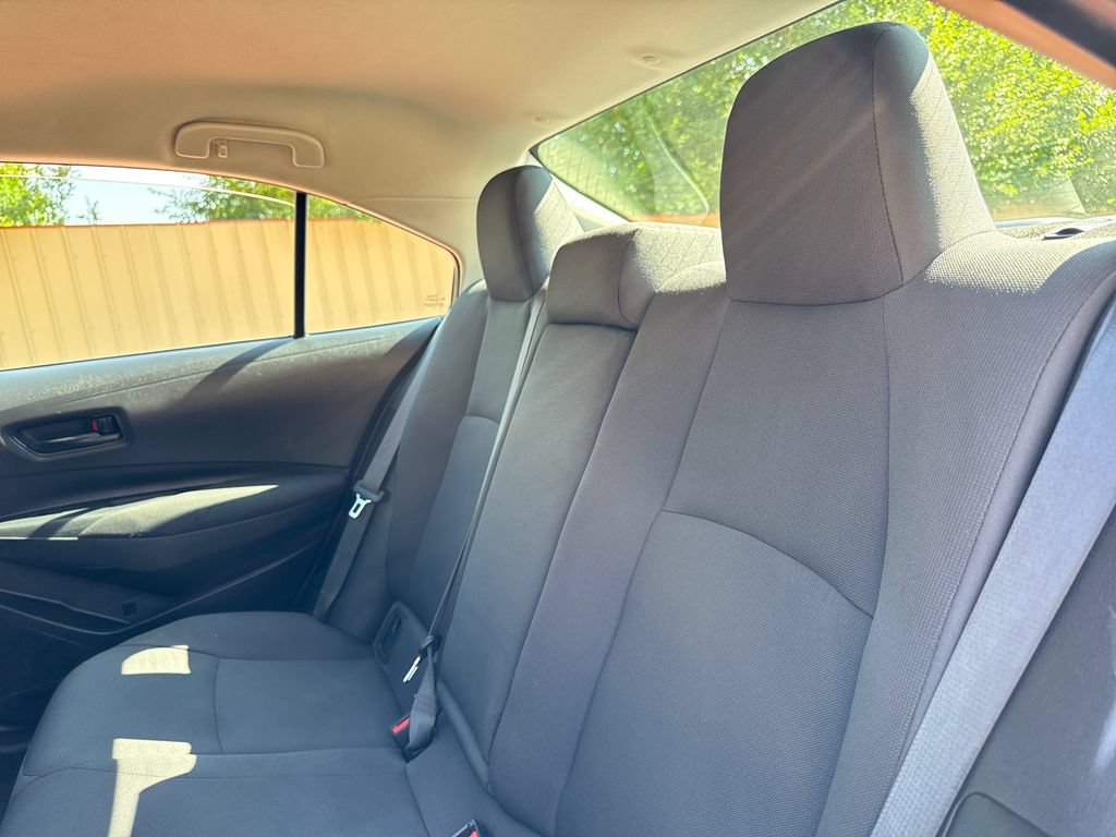 Used 2022 Toyota Corolla LE FWD image 19