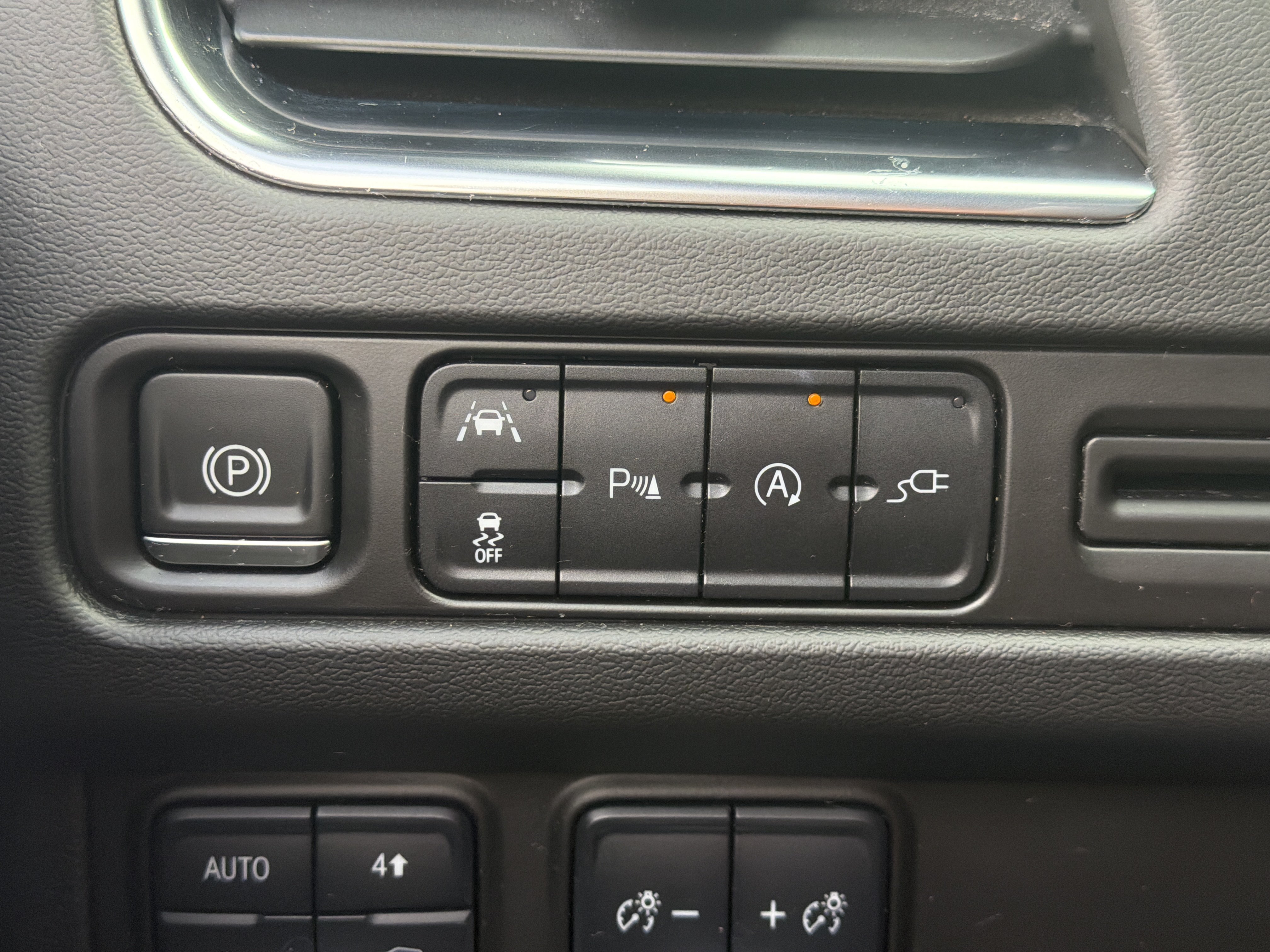 Used 2021 GMC Yukon SLT w/ SLT Premium Package AWD/4WD image 36