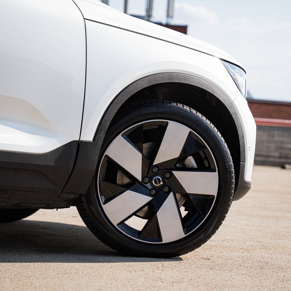 Certified 2023 Volvo C40 P8 Recharge Ultimate AWD/4WD image 7