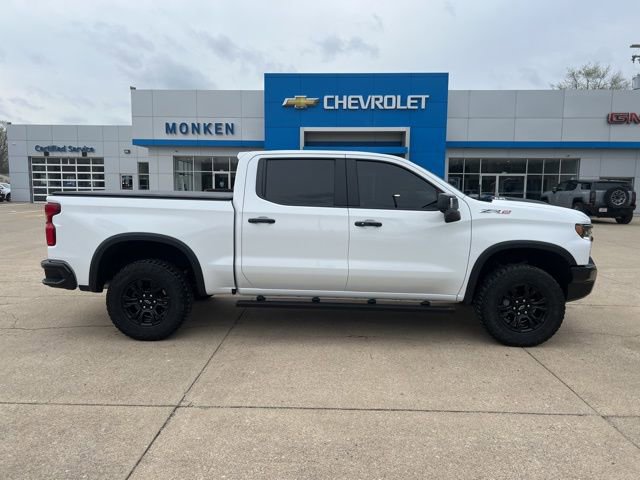 Used 2022 Chevrolet Silverado 1500 ZR2 w/ Technology Package image 2
