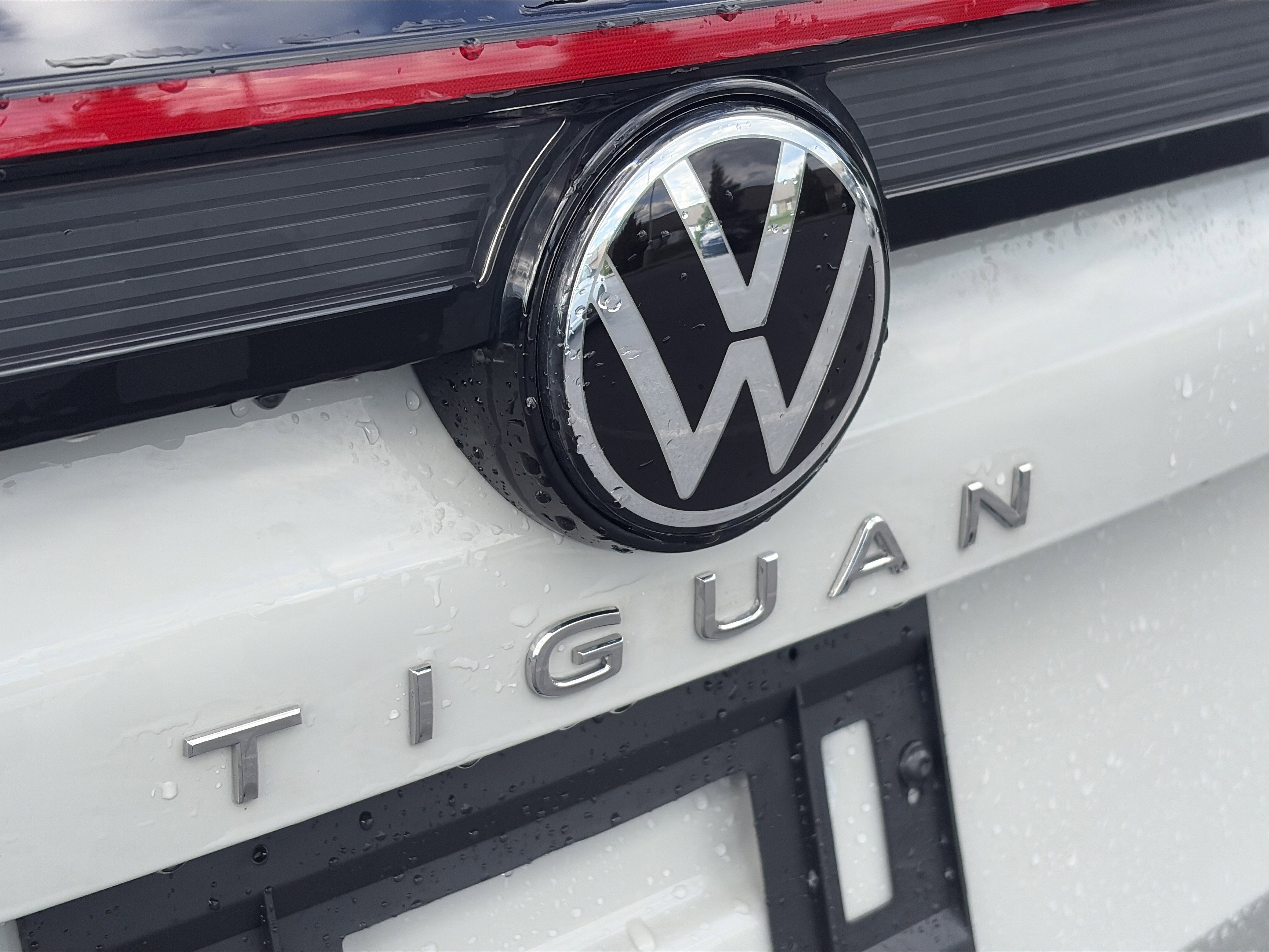 Used 2026 Volkswagen Tiguan SEL R-Line AWD/4WD image 10