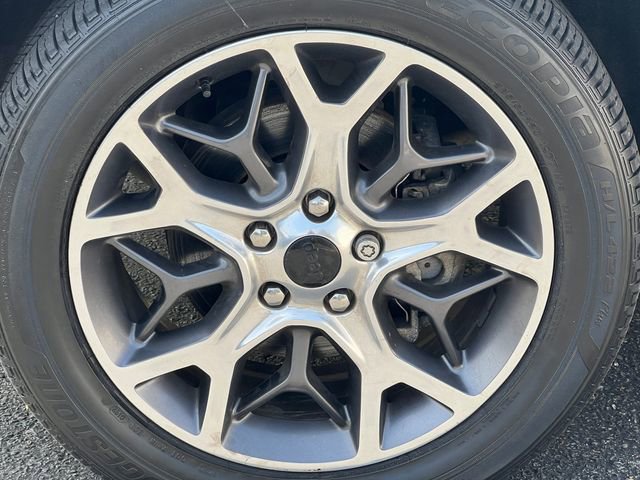 Used 2019 Jeep Grand Cherokee Limited AWD/4WD image 7