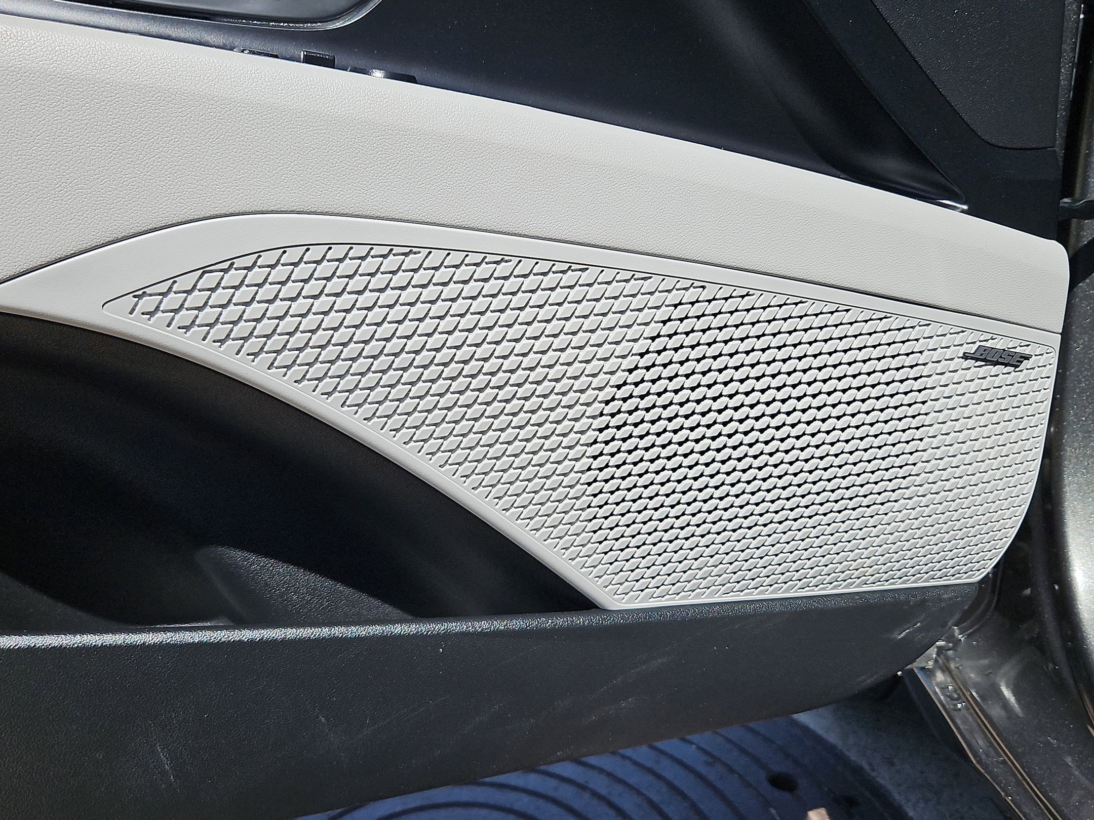 Used 2025 Hyundai Elantra Limited image 13