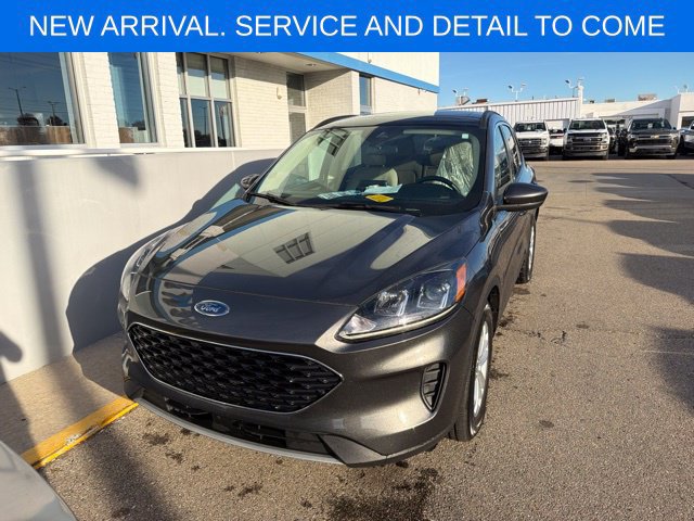 Used 2020 Ford Escape SE FWD image 1