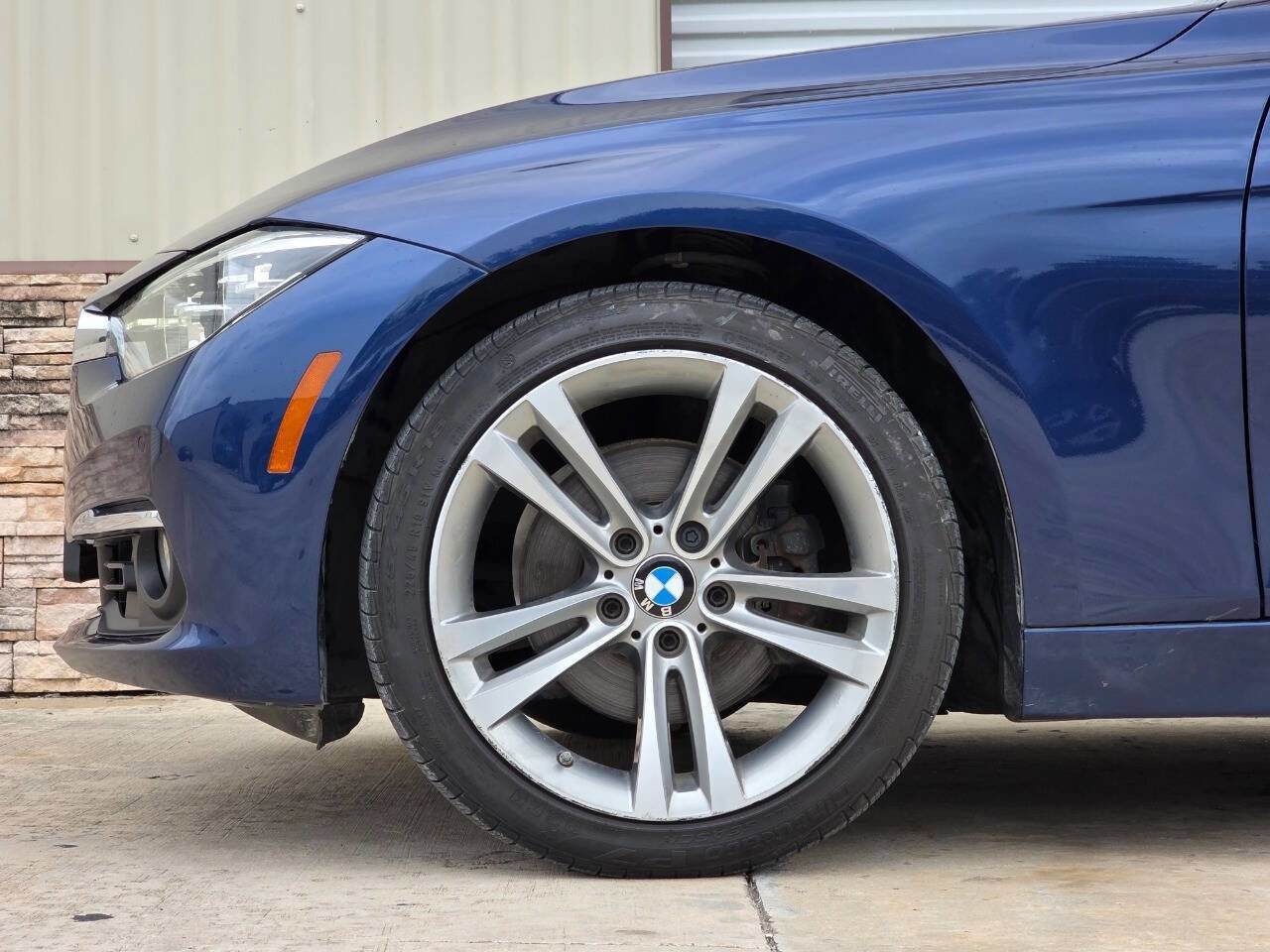 Used 2017 BMW 330i Sedan RWD image 40
