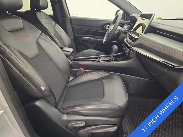 Used 2025 Jeep Compass Trailhawk AWD/4WD image 9