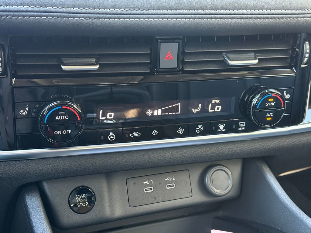 Used 2025 Nissan Rogue SL image 24