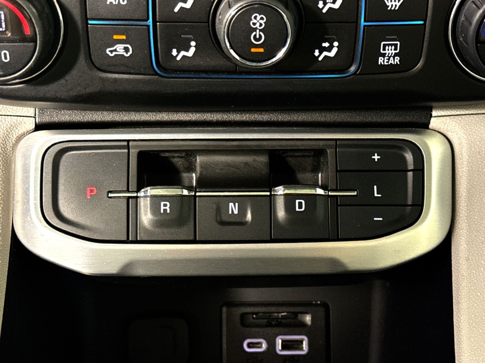 Used 2020 GMC Acadia SLT w/ Trailering Package AWD/4WD image 22