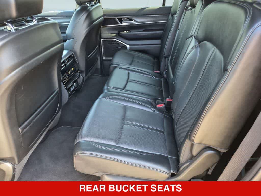Used 2024 Jeep Wagoneer L Series II w/ Flexible Seating Group AWD/4WD image 19