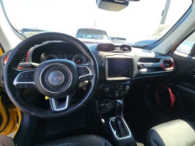 Used 2023 Jeep Renegade Trailhawk w/ Trailhawk Elite Group image 10