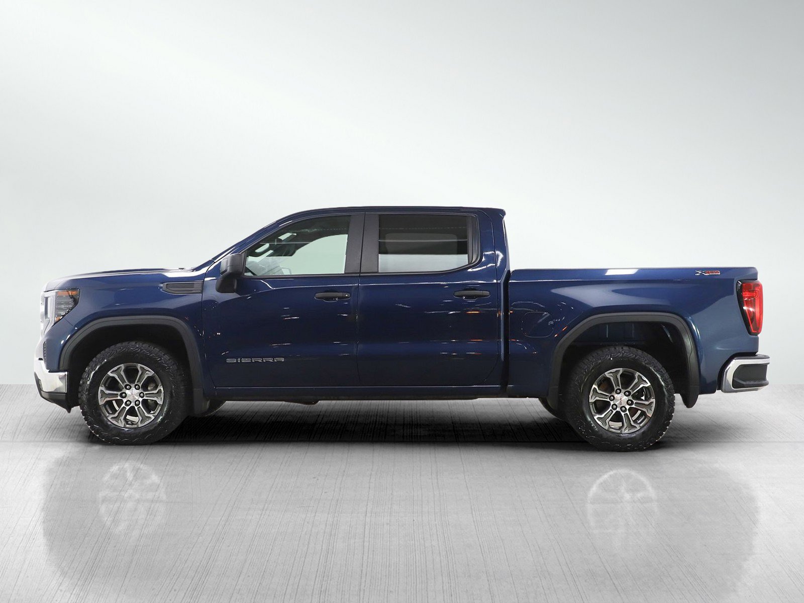 Used 2022 GMC Sierra 1500 Pro w/ Pro Value Package image 2