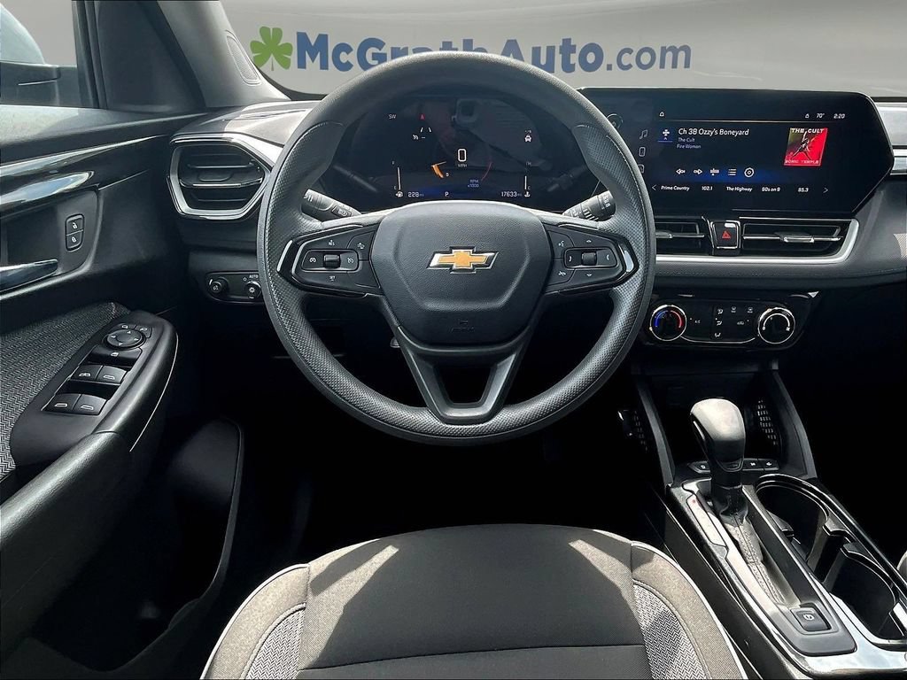 Used 2025 Chevrolet TrailBlazer LT FWD image 11