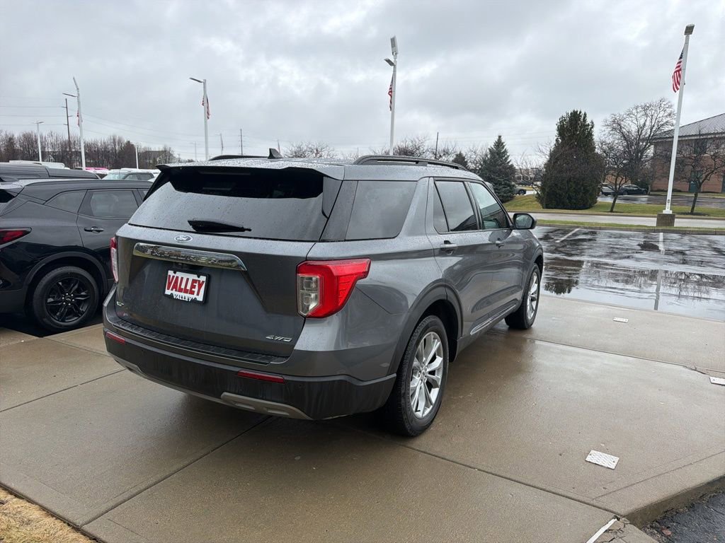 Used 2021 Ford Explorer XLT w/ Equipment Group 202A image 16