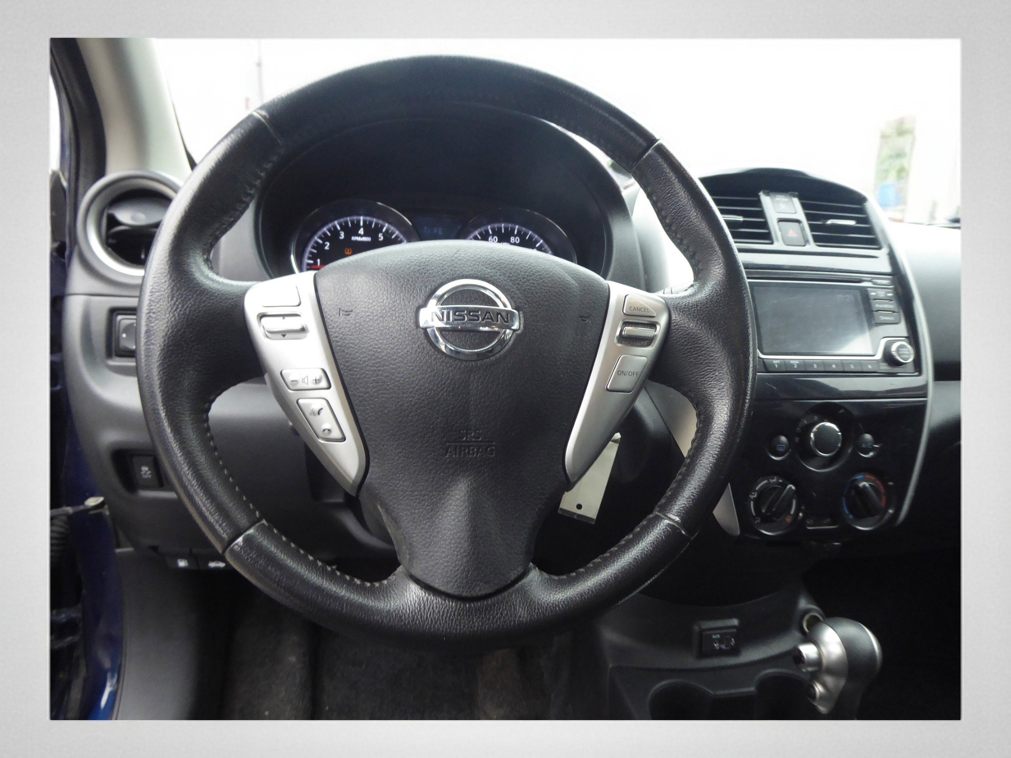 Used 2018 Nissan Versa SV w/ SV Special Edition Package image 11