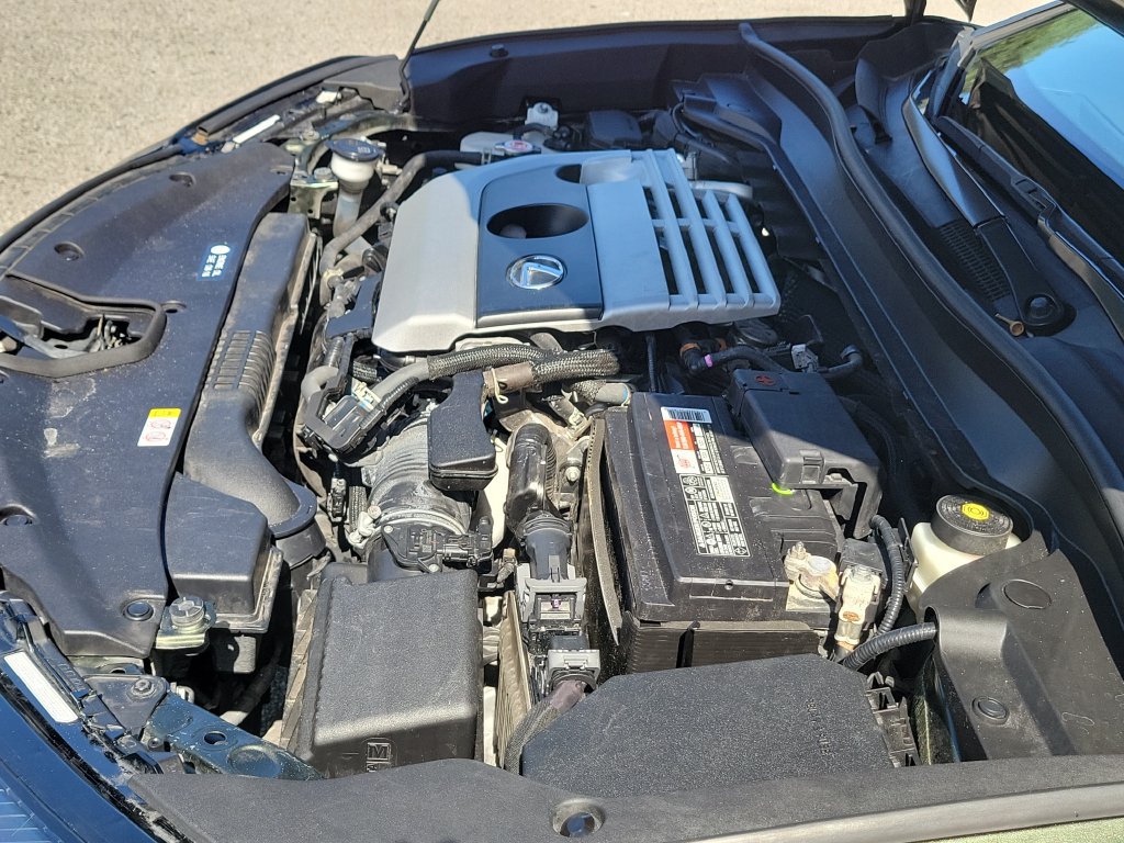 Used 2022 Lexus UX 200 w/ Premium Package FWD image 41