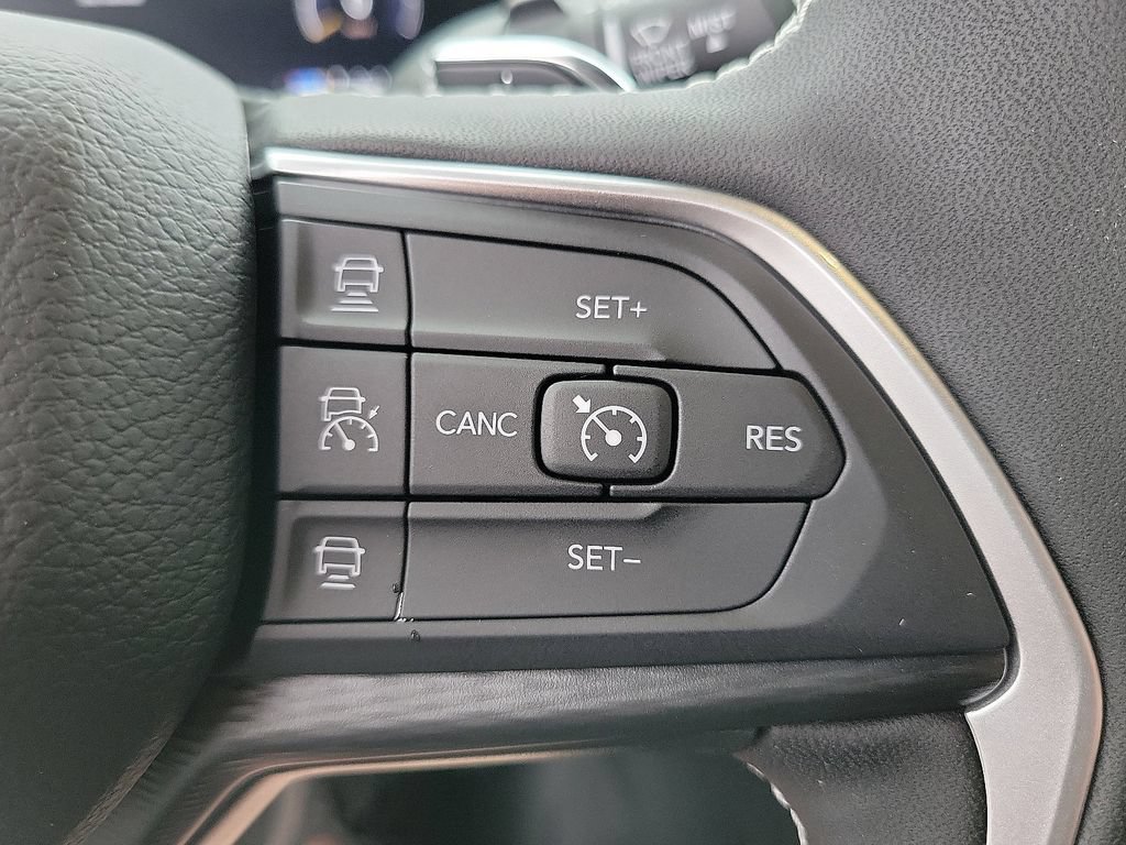New 2025 Jeep Grand Cherokee Laredo X AWD/4WD image 6