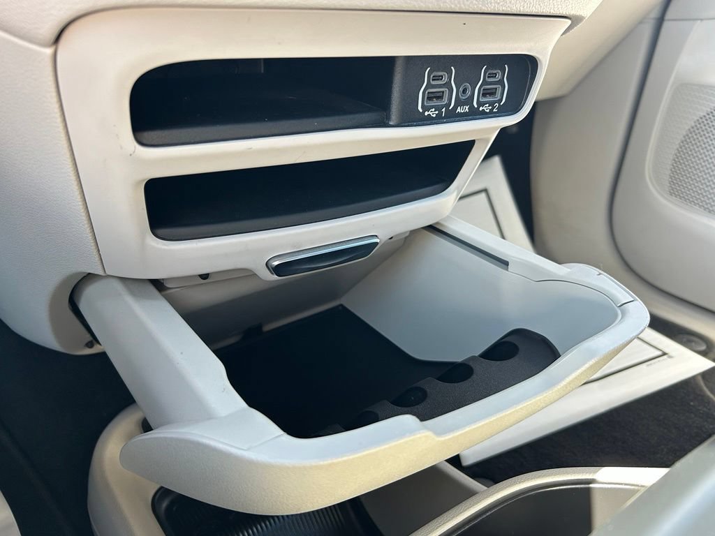 Used 2023 Chrysler Pacifica Touring-L FWD image 26
