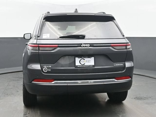 Used 2024 Jeep Grand Cherokee Laredo AWD/4WD image 5