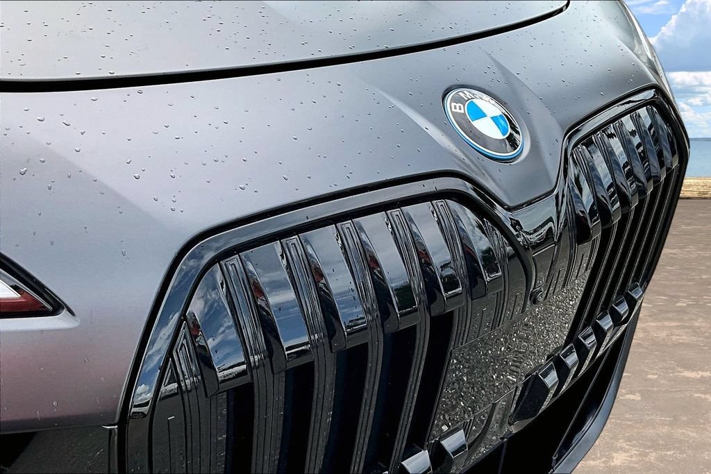 Used 2023 BMW i7 xDrive60 AWD/4WD image 33