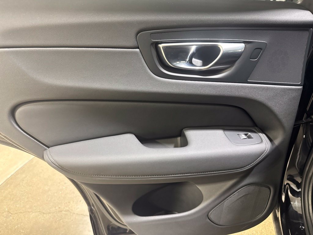 Certified 2026 Volvo XC60 B5 Plus AWD/4WD image 20