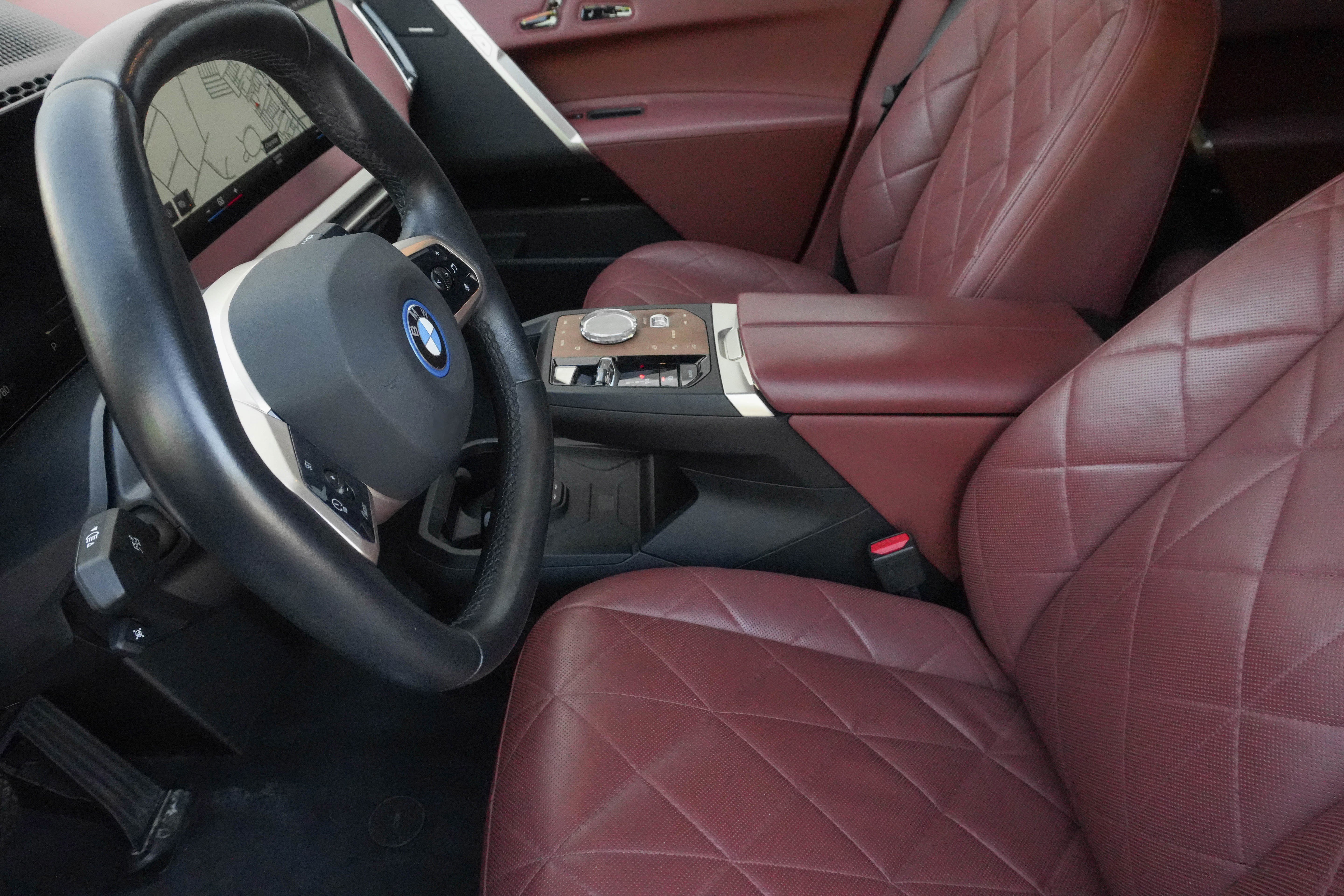 Certified 2023 BMW iX xDrive50 w/ Premium Package AWD/4WD image 11