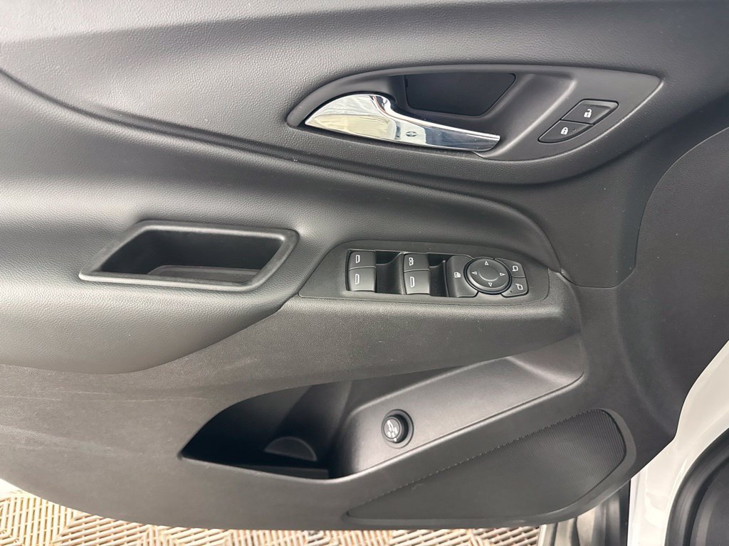 Used 2018 Chevrolet Equinox LT FWD image 20
