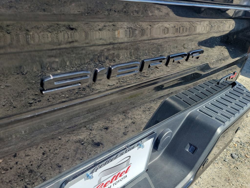 Used 2022 GMC Sierra 1500 AT4 w/ AT4 Premium Package image 6