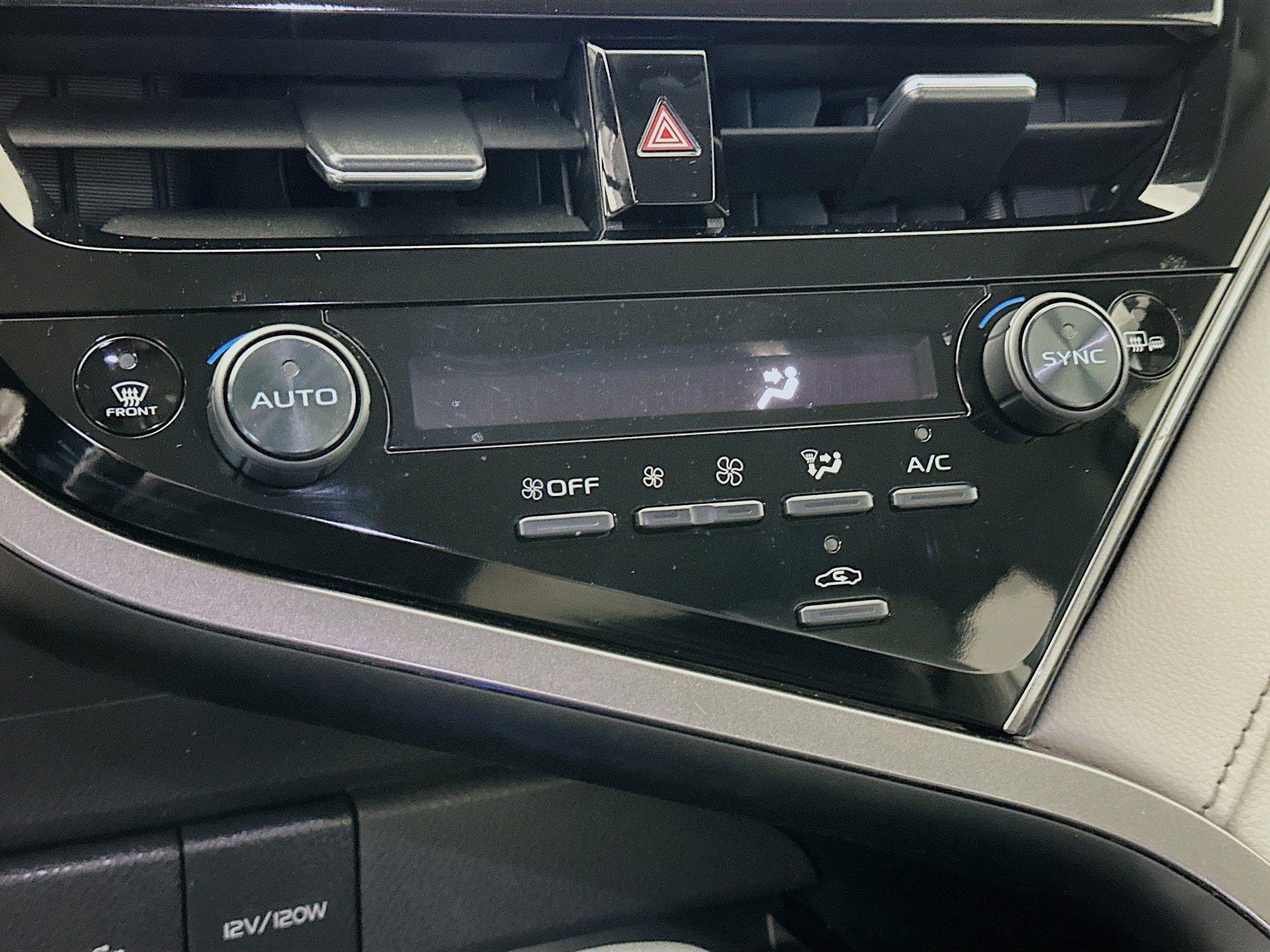 Used 2024 Toyota Camry SE image 23