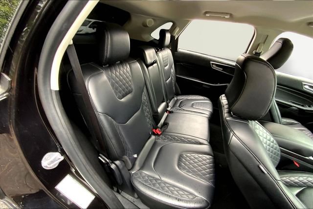 Used 2024 Ford Edge Titanium image 17